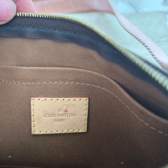 Louis Vuitton Multi Pochette Accessories Monogram Canvas Crossbody Bag - Picture 10 of 16